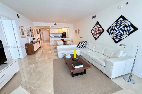 Condominio en venta en Hallandale Beach, Florida, 3 dormitorios, 155.61 m2 № 1781768 - foto 8