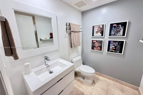 Condominio en venta en Hallandale Beach, Florida, 3 dormitorios, 155.61 m2 № 1781768 - foto 23