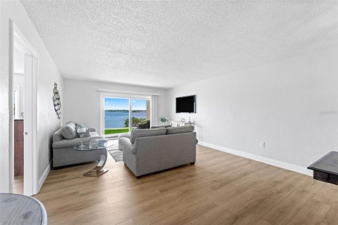 Condo in Port Orange, Florida, 2 bedrooms № 2258739 - photo 19