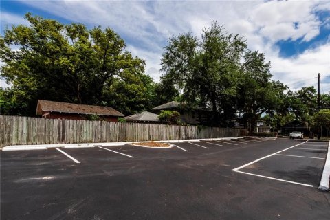 Propiedad comercial en alquiler en Orlando, Florida, 220.18 m2 № 1684583 - foto 7