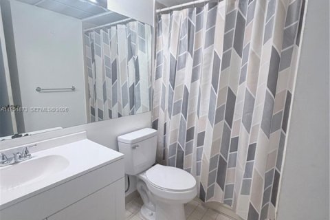 Снять в аренду кондоминиум в Дорал, Флорида 2 спальни, 92.16м2, № 2008678 - фото 26