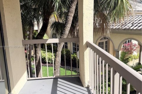 Снять в аренду кондоминиум в Дорал, Флорида 2 спальни, 92.16м2, № 2008678 - фото 2