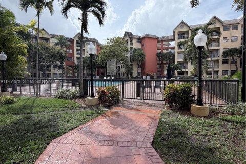 Снять в аренду кондоминиум в Дорал, Флорида 2 спальни, 92.16м2, № 2008678 - фото 10