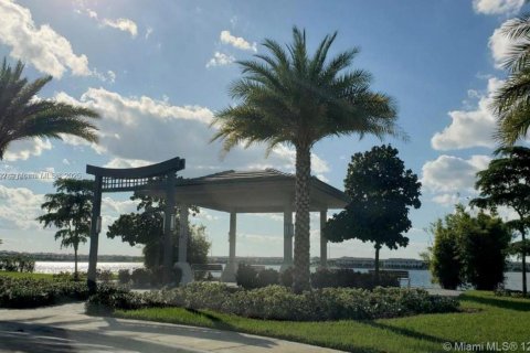 Townhouse in Miami Lakes, Florida 3 bedrooms, 157.19 sq.m. № 1980617 - photo 21