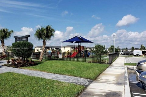 Townhouse in Miami Lakes, Florida 3 bedrooms, 157.19 sq.m. № 1980617 - photo 19