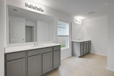 House in Jacksonville, Florida 4 bedrooms, 252.6 sq.m. № 2142084 - photo 13