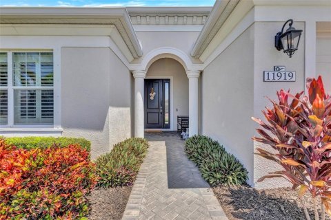 House in Bradenton, Florida 2 bedrooms, 169.73 sq.m. № 1824814 - photo 8