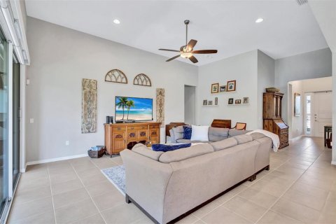 House in Bradenton, Florida 2 bedrooms, 169.73 sq.m. № 1824814 - photo 14