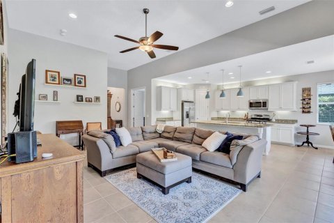 House in Bradenton, Florida 2 bedrooms, 169.73 sq.m. № 1824814 - photo 12