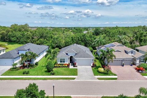 House in Bradenton, Florida 2 bedrooms, 169.73 sq.m. № 1824814 - photo 2