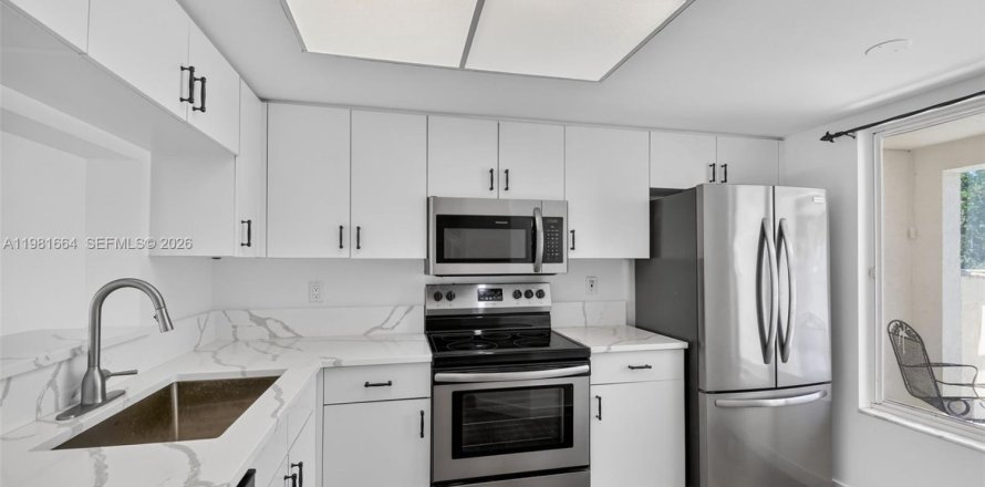 Condo à Hypoluxo, Floride, 2 chambres  № 2043179