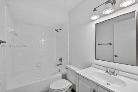 Copropriété à vendre à Hypoluxo, Floride: 2 chambres, 104.98 m2 № 2043179 - photo 25