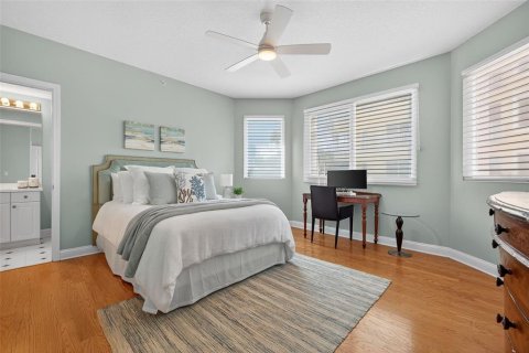 Condo in Saint Petersburg, Florida, 2 bedrooms № 2093812 - photo 28