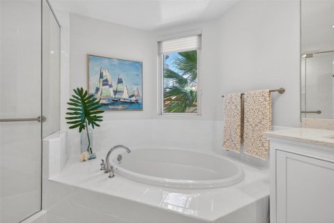 Condo in Saint Petersburg, Florida, 2 bedrooms № 2093812 - photo 25