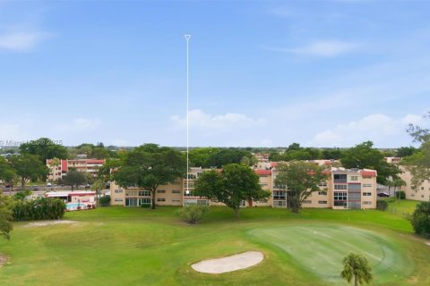 Condo in Margate, Florida, 2 bedrooms  № 1967582 - photo 30