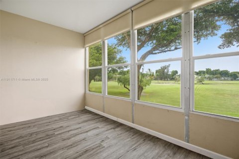 Condo in Margate, Florida, 2 bedrooms  № 1967582 - photo 21