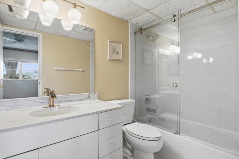 Condo in Margate, Florida, 2 bedrooms  № 1967582 - photo 19
