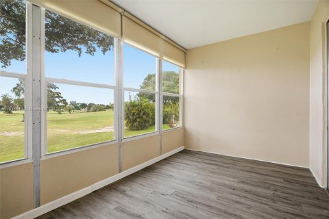 Condo in Margate, Florida, 2 bedrooms  № 1967582 - photo 20