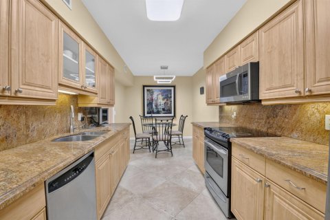 Condo in Boca Raton, Florida, 2 bedrooms № 2402485 - photo 10