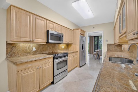 Condo in Boca Raton, Florida, 2 bedrooms № 2402485 - photo 12