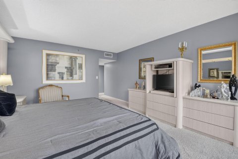 Condo in Boca Raton, Florida, 2 bedrooms № 2402485 - photo 18