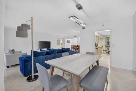 Condo in Boca Raton, Florida, 2 bedrooms № 2402485 - photo 9