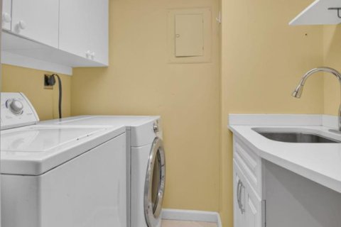 Condo in Boca Raton, Florida, 2 bedrooms № 2402485 - photo 15