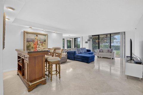 Condo in Boca Raton, Florida, 2 bedrooms № 2402485 - photo 2