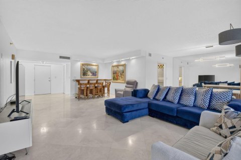 Condo in Boca Raton, Florida, 2 bedrooms № 2402485 - photo 5