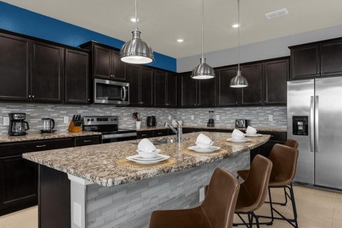 Villa ou maison à vendre à Davenport, Floride: 10 chambres, 408.68 m2 № 2431803 - photo 2