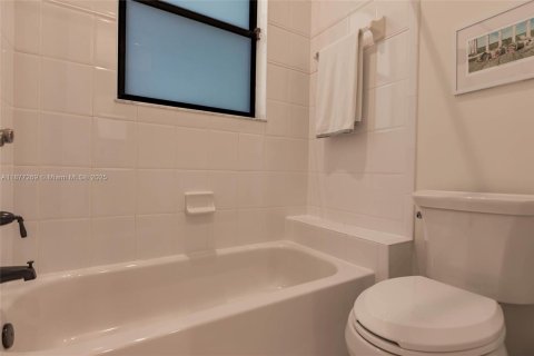 Casa en venta en Davie, Florida, 5 dormitorios, 363.25 m2 № 1927862 - foto 26
