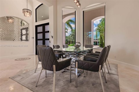 Casa en venta en Davie, Florida, 5 dormitorios, 363.25 m2 № 1927862 - foto 7