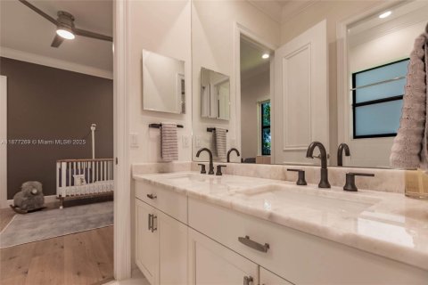 Casa en venta en Davie, Florida, 5 dormitorios, 363.25 m2 № 1927862 - foto 25