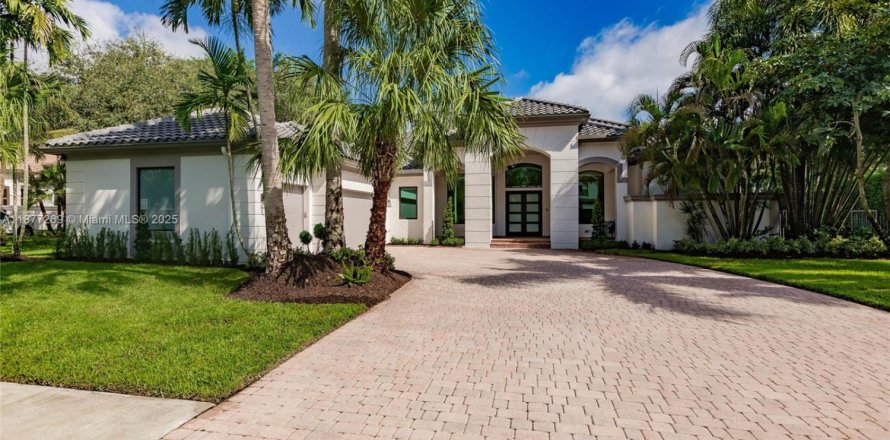 Casa en Davie, Florida 5 dormitorios, 363.25 m2 № 1927862