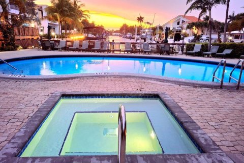 Condo à Pompano Beach, Floride, 2 chambres  № 2372689
