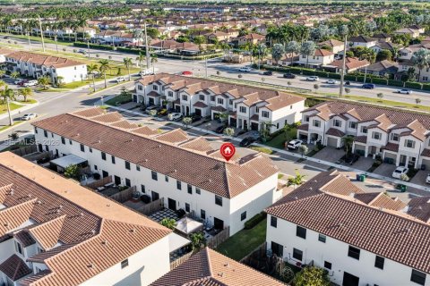 Commercial property in Homestead, Florida 157.47 sq.m. № 2002644 - photo 22