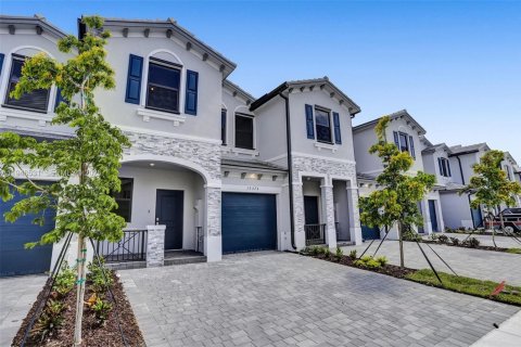 Immobilier commercial à vendre à Homestead, Floride: 157.47 m2 № 2002644 - photo 3