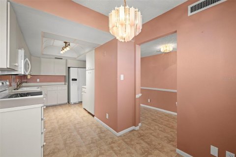 Condo in Saint Pete Beach, Florida, 2 bedrooms  № 1777141 - photo 12