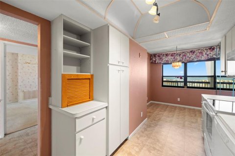 Condo in Saint Pete Beach, Florida, 2 bedrooms  № 1777141 - photo 10