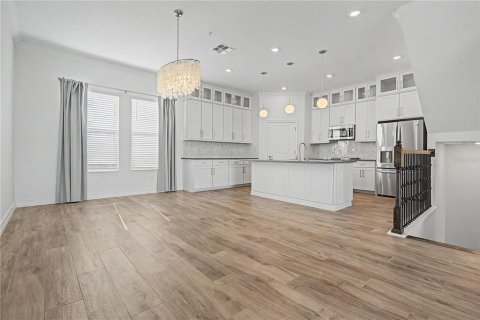 Adosado en venta en Tampa, Florida, 4 dormitorios, 260.5 m2 № 2267535 - foto 9