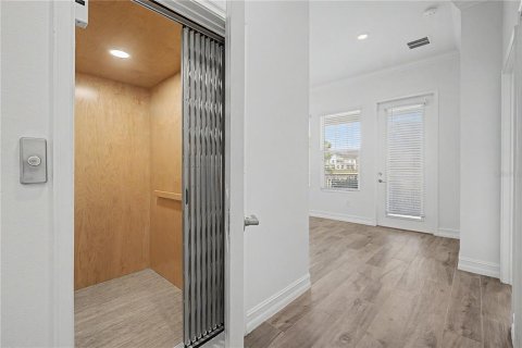 Adosado en venta en Tampa, Florida, 4 dormitorios, 260.5 m2 № 2267535 - foto 3