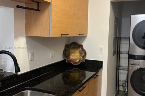 Condo in Miami, Florida, 2 bedrooms  № 2045696 - photo 20