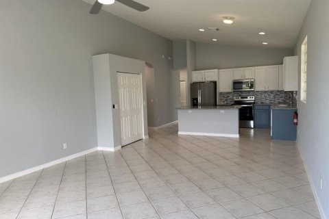 Casa en alquiler en Lake Worth, Florida, 3 dormitorios, 169.83 m2 № 2271290 - foto 11
