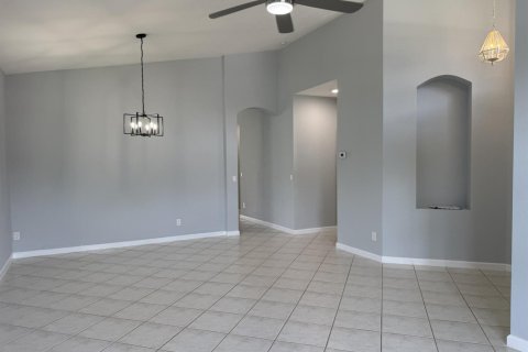 Casa en alquiler en Lake Worth, Florida, 3 dormitorios, 169.83 m2 № 2271290 - foto 5
