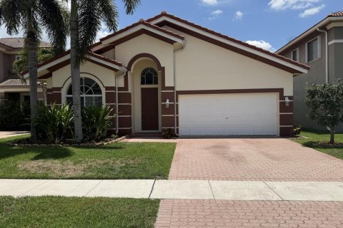 Casa en Lake Worth, Florida 3 dormitorios, 169.83 m2 № 2271290