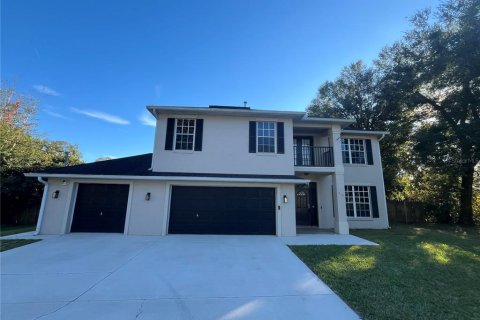 House in DeLand, Florida 4 bedrooms, 270.25 sq.m. № 1546818 - photo 1