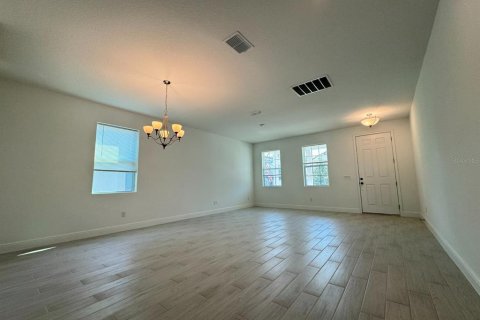 House in Minneola, Florida 4 bedrooms, 292.08 sq.m. № 2205077 - photo 30