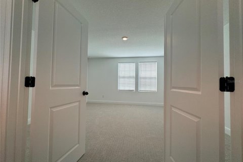House in Minneola, Florida 4 bedrooms, 292.08 sq.m. № 2205077 - photo 23