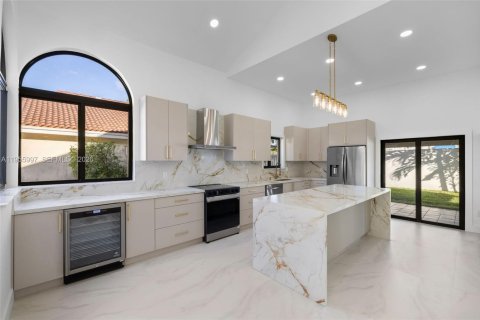 Villa ou maison à vendre à Miami, Floride: 4 chambres, 197.32 m2 № 2009904 - photo 7