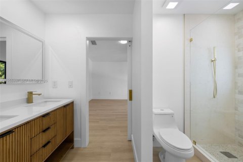 Villa ou maison à vendre à Miami, Floride: 4 chambres, 197.32 m2 № 2009904 - photo 18